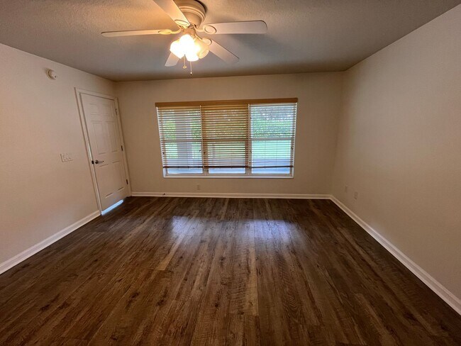Building Photo - 4146 SW 47th Ct