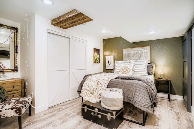 Building Photo - 13203 S Wamblee Valley Rd