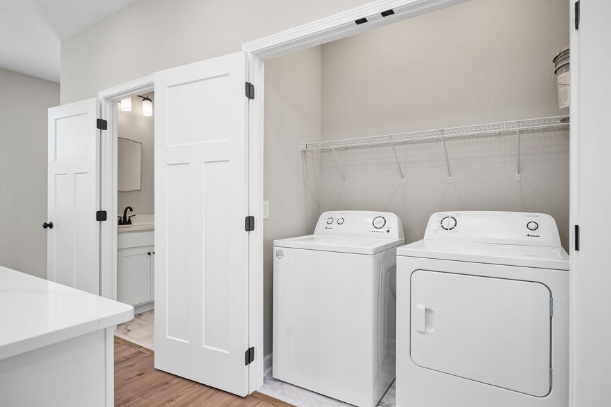 Building Photo - 279 Scott Ave