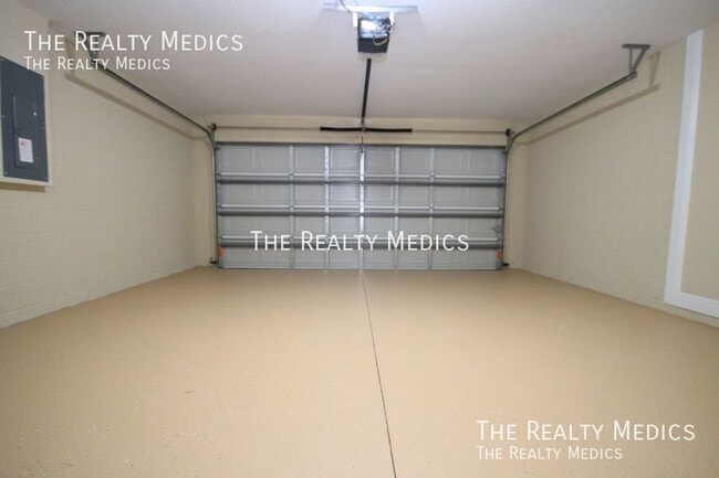 Building Photo - 13132 SW 35th Cir