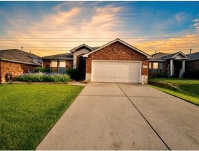 Building Photo - 717 Kentucky Derby Ln