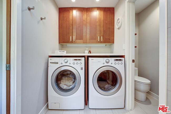 Building Photo - 8326 Ridpath Dr