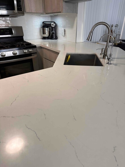 Building Photo - 7349 Balboa Blvd