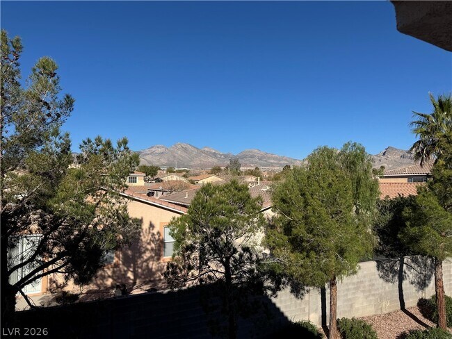 Building Photo - 401 Amber Pine St