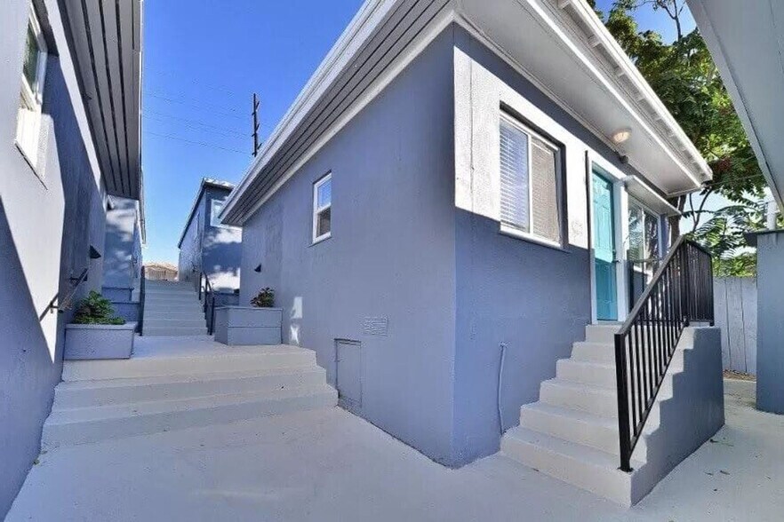 Building Photo - 223 28th St