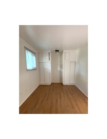 Den/Possible bedroom 9 x 12 - 8095 Monroe Blvd