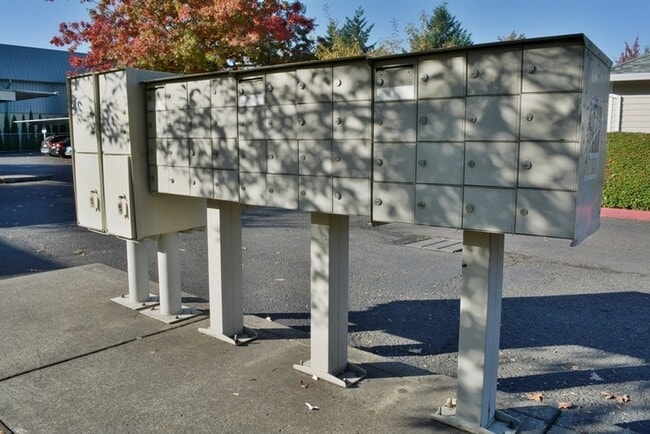 Building Photo - 1285 NW 183rd Ave