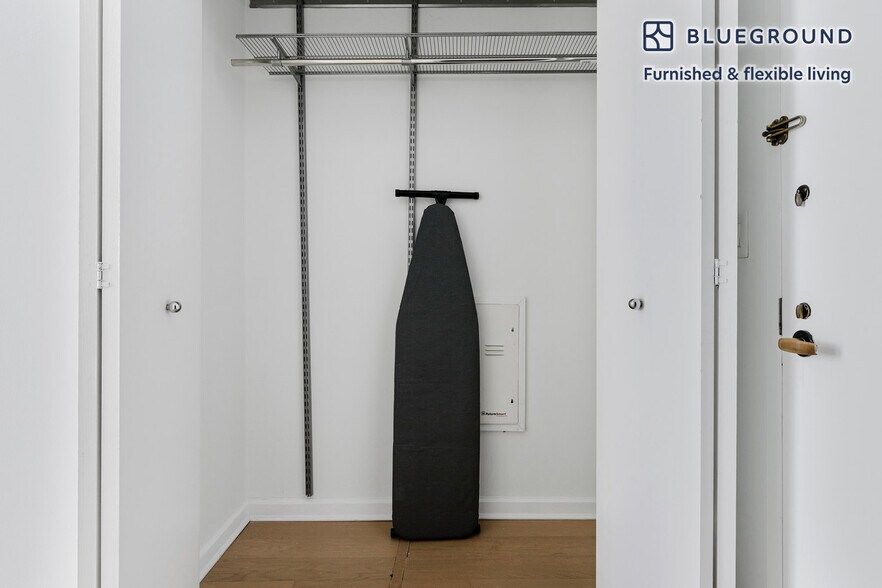 Building Photo - 535 W 23 St