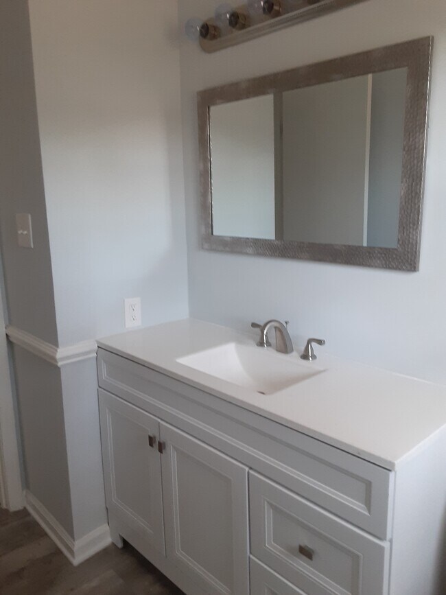 Building Photo - 2916 Camberley Dr