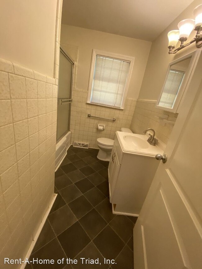 Building Photo - 3 br, 1 bath House - 2111 Maywood Street