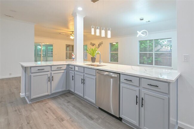 Building Photo - 910 Rocking Spur Cove