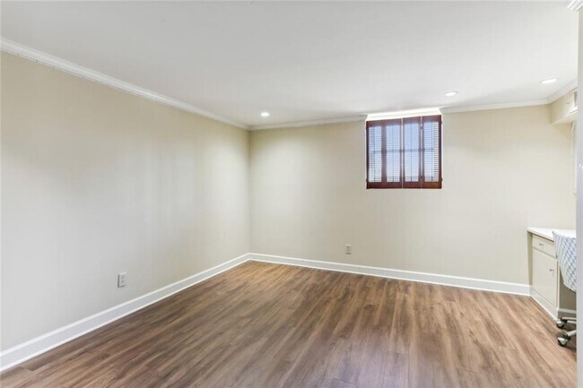 Building Photo - 235 Elden Dr NE