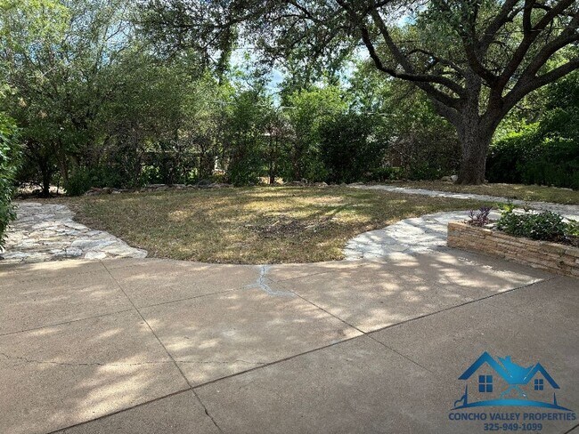 Building Photo - 2661 Oxford Ave