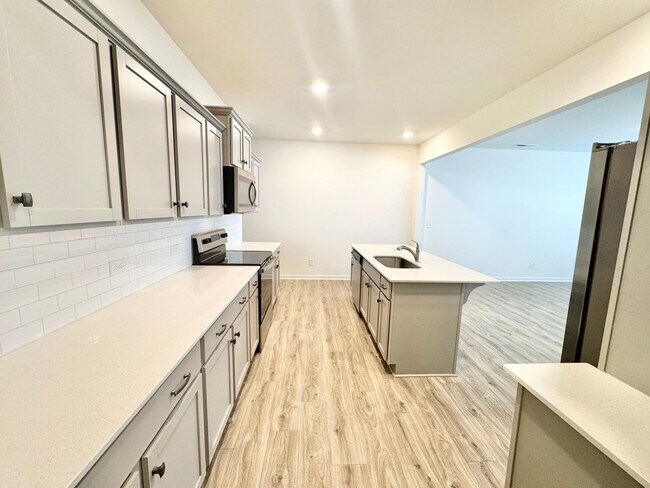 Building Photo - 3 Bedroom paired home with loft and 2 car garage minutes from shopping,  I-40 and I-77 _SPRING SP...