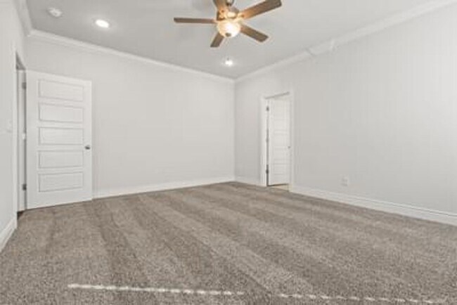 Building Photo - -Luxury Four Bedroom Property For Lease- P...