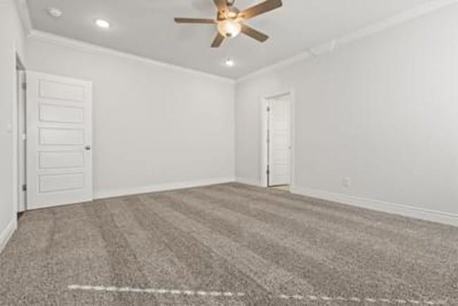 Building Photo - 1124 Laux Ln