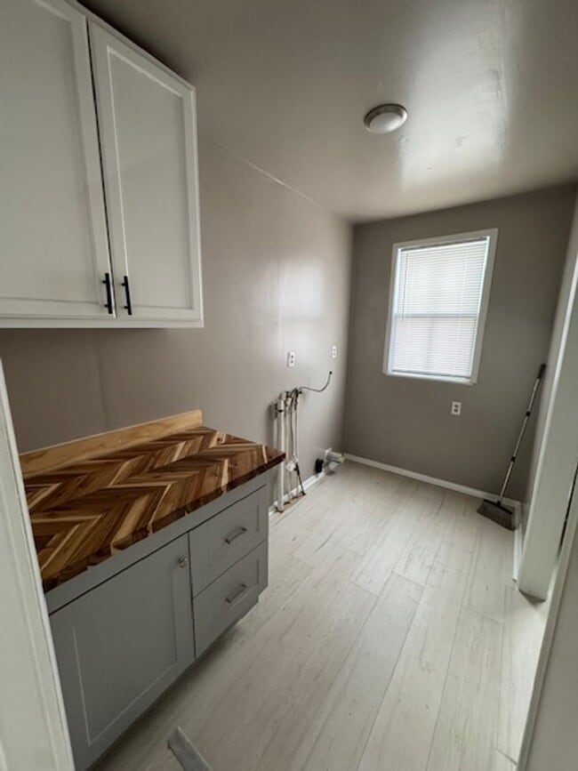 Building Photo - Renovated single family in downtown Lexington