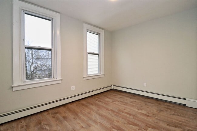 Building Photo - 63 Laidlaw Ave