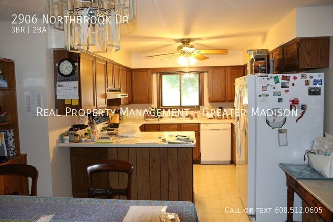 Building Photo - 2906 Northbrook Dr