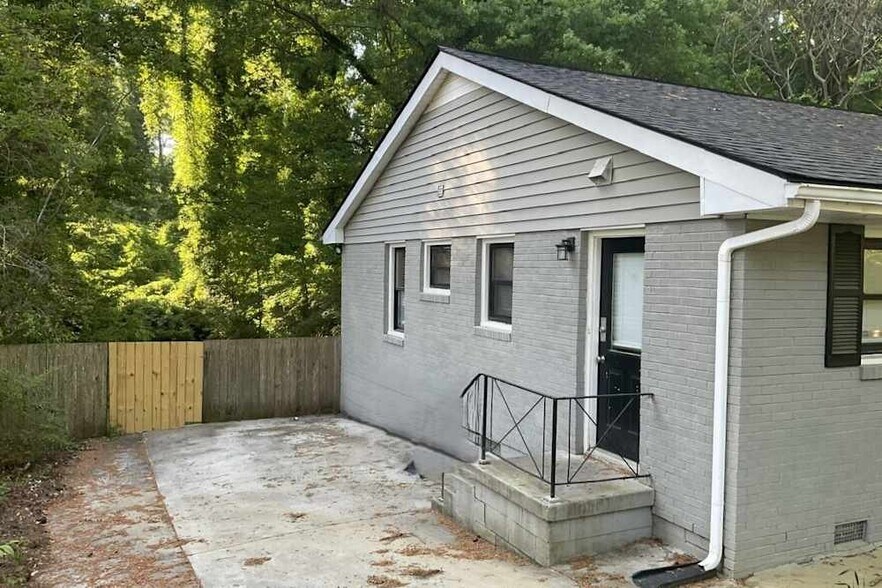Building Photo - 10640 Greatford Ct