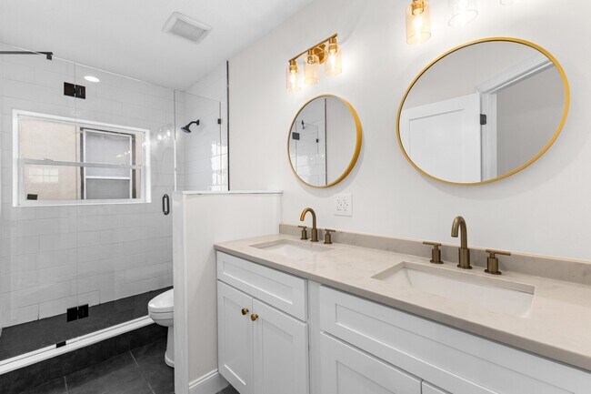 Upstairs Bathroom - 564 W 2nd Ave