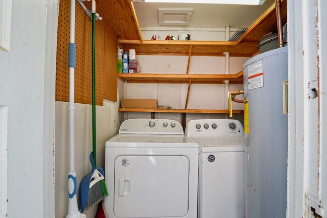 Building Photo - Convenient 3BR/2BA in Homewood on dead-end street