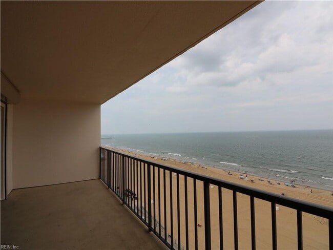 Building Photo - Beach Borough