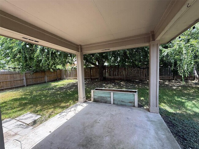 Building Photo - 1341 Rainbow Parke Dr