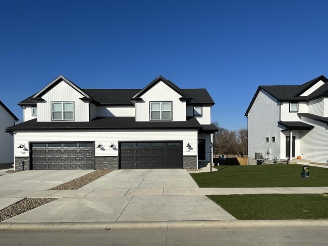 Building Photo - 626 Rapp Dr