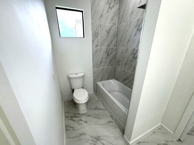 Building Photo - 1247 Kismet Pkwy