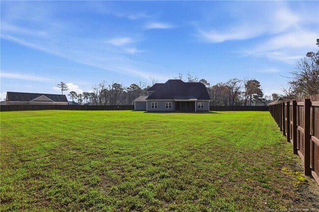 Building Photo - 206 Leland Ln