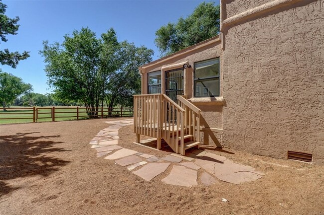 Building Photo - Home in Antelope Hills!