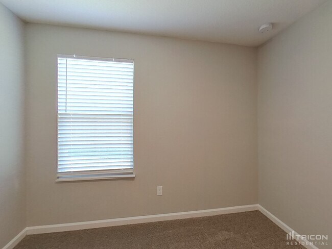 Building Photo - 77038 Crosscut Wy