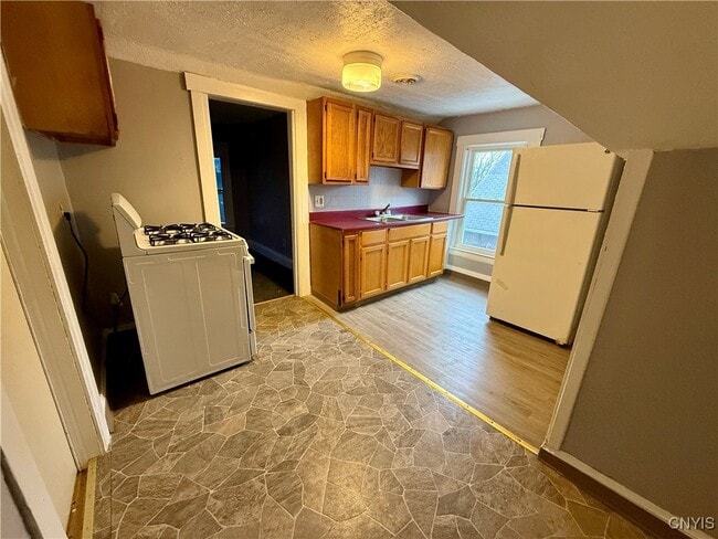 Building Photo - 367 Furman St