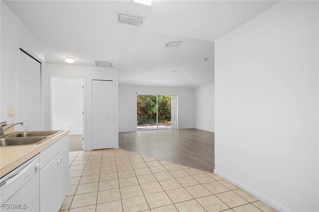 Building Photo - 4646 15th St SW