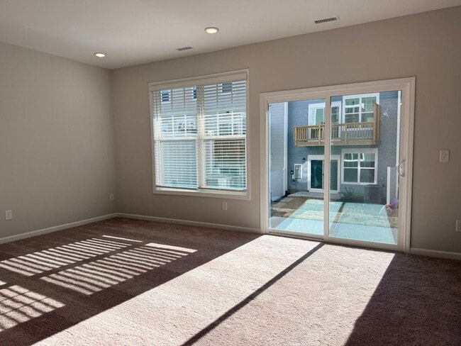 Building Photo - AMAZING Residence, Near Educational Facilities, With Wonderful Amenities!