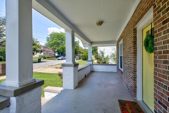 Building Photo - Bungalow in Downtown Chattanooga