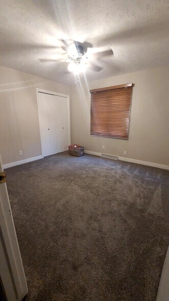 Building Photo - 866 S 156th Ave