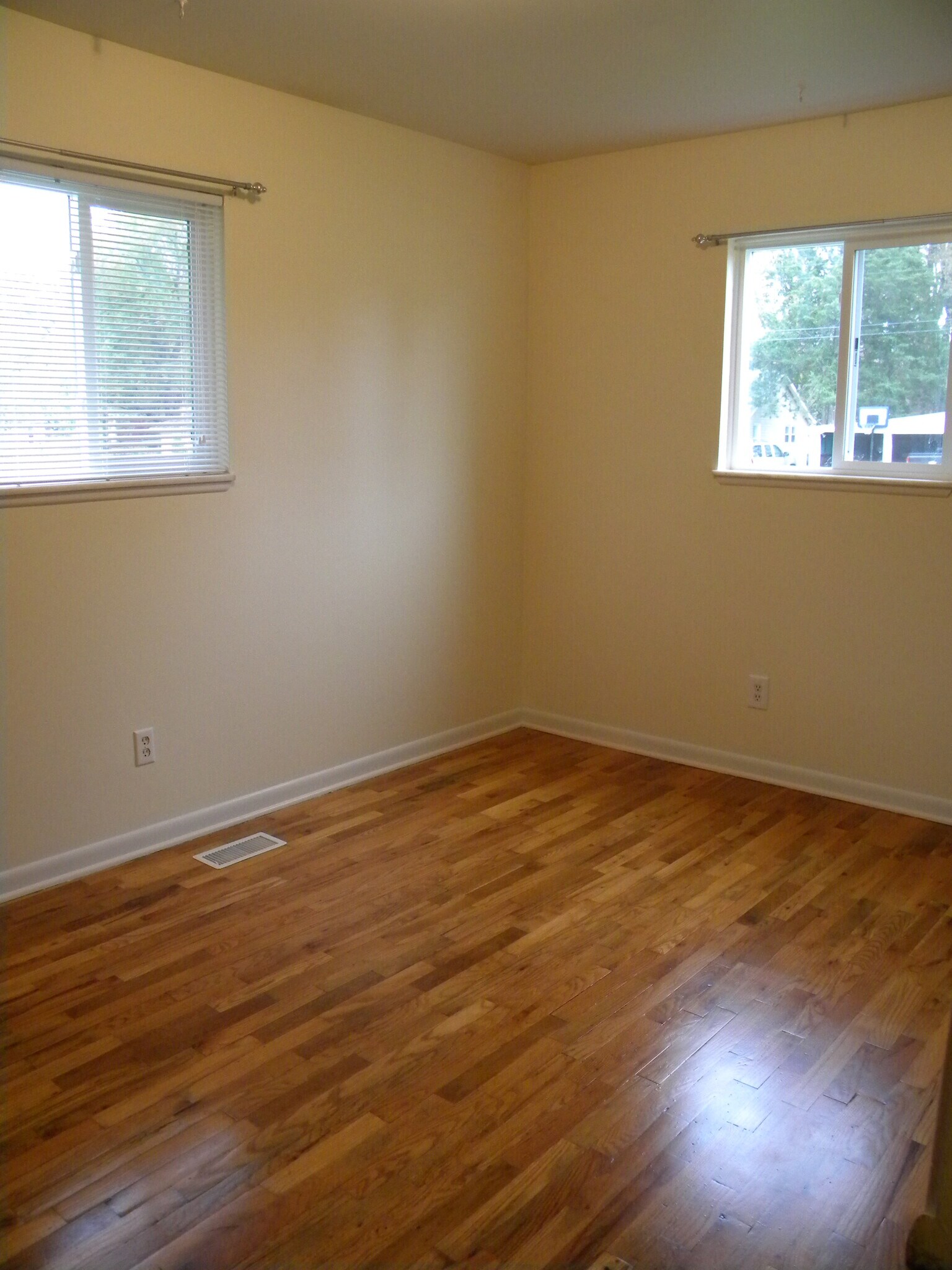 Small Bedroom - 2110 park lane