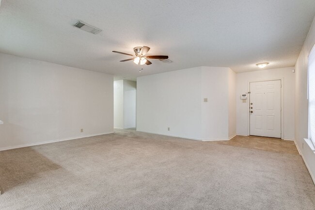 Building Photo - Welcome home to this single-story home in highly desirable Northwest Crossing