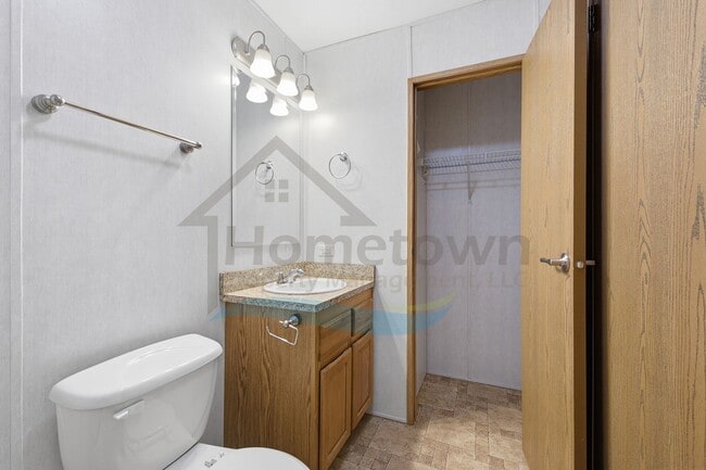 Building Photo - 136 Cedar Hill