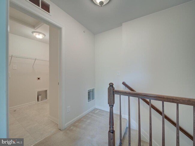 Building Photo - 45818 Winding Branch Terrace