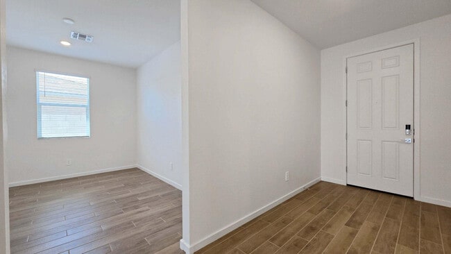 Building Photo - 17863 W Elm St