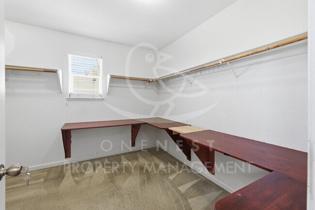 Building Photo - 2708 Woodfield Way