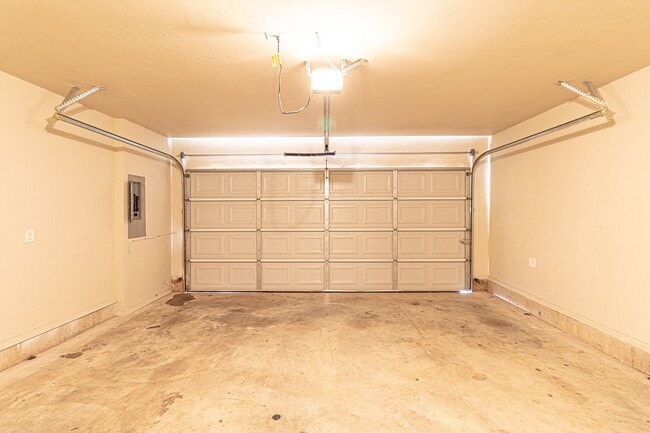 Building Photo - Buena Vida awaits for you!