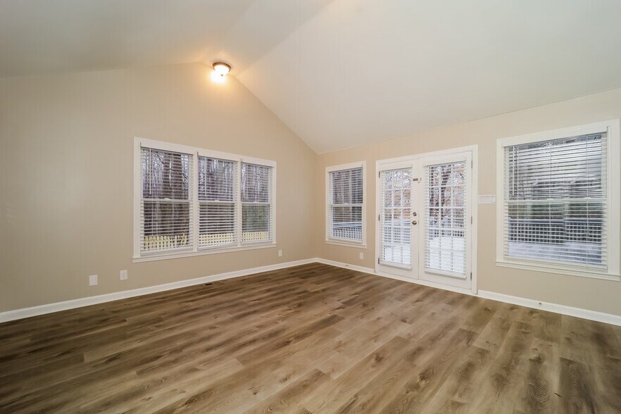 Building Photo - 2920 Sandstone Trail