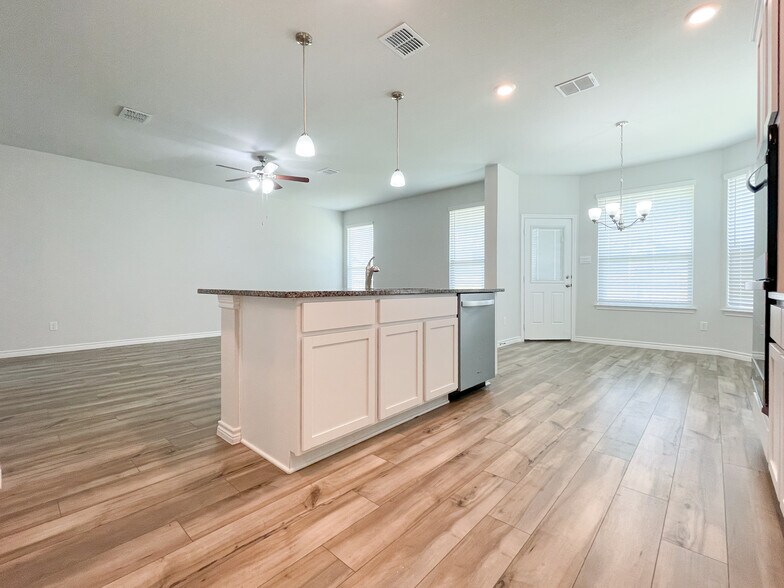Building Photo - 5700 Foggy Lagoon Dr