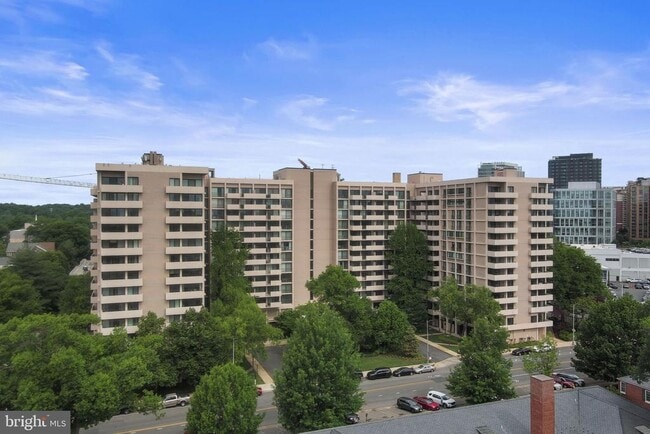 Building Photo - 4141 Henderson Rd