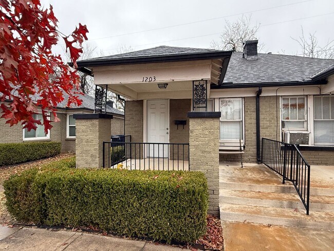 Building Photo - Updated 1 Bedroom for Rent!