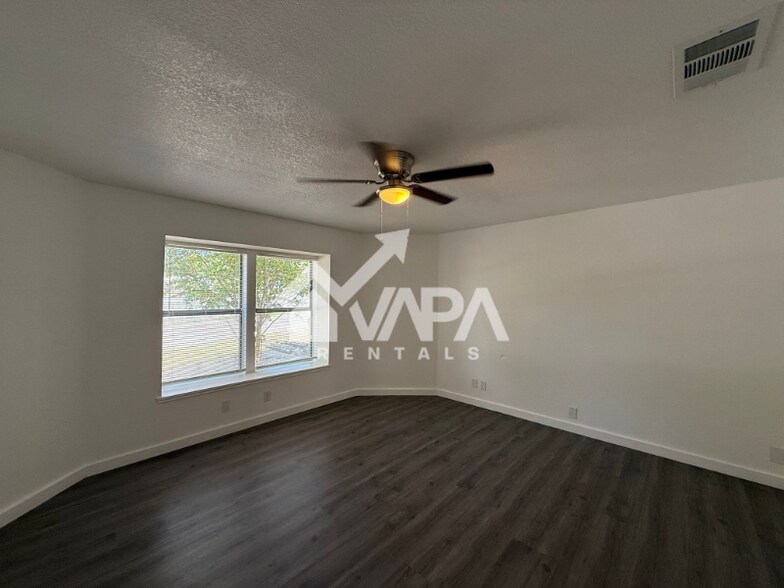 Building Photo - 7230 Grassy Trail